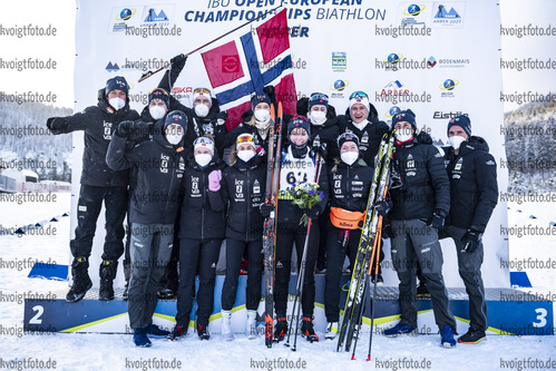 28.01.2022, xsoex, Biathlon IBU Open European Championships Arber, Sprint Women, v.l. Ragnhild Femsteinevik (Norway), Norway Team  / 