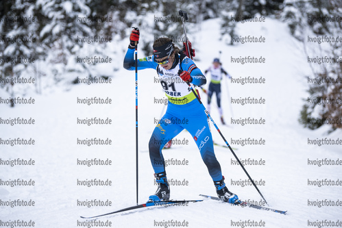 28.01.2022, xsoex, Biathlon IBU Open European Championships Arber, Sprint Women, v.l. Gilonne Guigonnat (France)  / 
