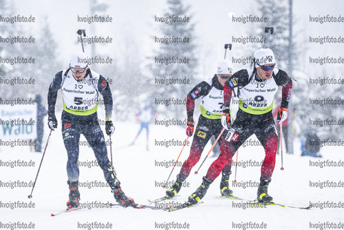 29.01.2022, xsoex, Biathlon IBU Open European Championships Arber, Pursuit Men, v.l. Justus Strelow (Germany), Sverre Dahlen Aspenes (Norway), Haavard Gutuboe Bogetveit (Norway)  / 