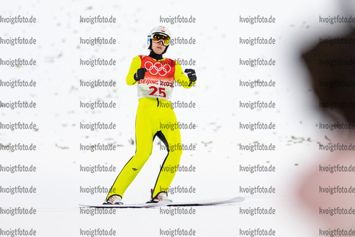 Zhangjiakou, China, 06.02.22: Dawid Kubacki (Poland) in aktion beim beim Skisprung der Herren von der Normalschanze waehrend den Olympischen Winterspielen 2022 in Peking am 06. Februar 2022 in Zhangjiakou. (Foto von Tom Weller / VOIGT)

Zhangjiakou, China, 06.02.22: Dawid Kubacki (Poland) in action competes during the men´s ski jumping from the normal hill at the Olympic Winter Games 2022 on February 06, 2022 in Zhangjiakou. (Photo by Tom Weller / VOIGT)