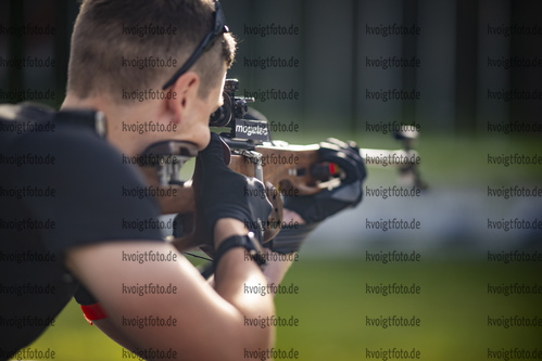 Pokljuka, Slowenien, 27.06.22: Justus Strelow (Germany) in aktion am Schiessstand waehrend des Training am 27. June  2022 in Pokljuka. (Foto von Kevin Voigt / VOIGT)

Pokljuka, Slovenia, 27.06.22: Justus Strelow (Germany) at the shooting range during the training at the June 27, 2022 in Pokljuka. (Photo by Kevin Voigt / VOIGT)