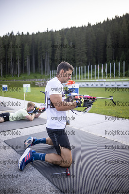 Pokljuka, Slowenien, 27.06.22: Philipp Nawrath (Germany) in aktion am Schiessstand waehrend des Training am 27. June  2022 in Pokljuka. (Foto von Kevin Voigt / VOIGT)

Pokljuka, Slovenia, 27.06.22: Philipp Nawrath (Germany) at the shooting range during the training at the June 27, 2022 in Pokljuka. (Photo by Kevin Voigt / VOIGT)