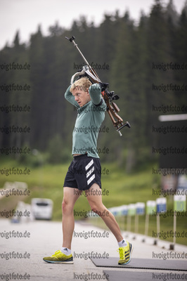 Pokljuka, Slowenien, 28.06.22: Roman Rees (Germany) in aktion am Schiessstand waehrend des Training am 28. June  2022 in Pokljuka. (Foto von Kevin Voigt / VOIGT)

Pokljuka, Slovenia, 28.06.22: Roman Rees (Germany) at the shooting range during the training at the June 28, 2022 in Pokljuka. (Photo by Kevin Voigt / VOIGT)
