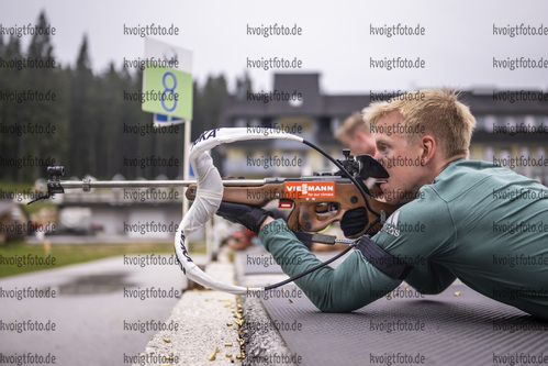 Pokljuka, Slowenien, 28.06.22: Roman Rees (Germany) in aktion am Schiessstand waehrend des Training am 28. June  2022 in Pokljuka. (Foto von Kevin Voigt / VOIGT)

Pokljuka, Slovenia, 28.06.22: Roman Rees (Germany) at the shooting range during the training at the June 28, 2022 in Pokljuka. (Photo by Kevin Voigt / VOIGT)