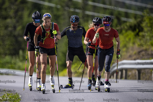 Hafjell, Norwegen, 10.07.22: Vanessa Hinz (Germany), Anna Weidel (Germany), Trainer Kristian Mehringer (Germany), Janina Hettich-Walz (Germany), Franziska Hildebrand (Germany) in aktion waehrend des Training am 10. July  2022 in Hafjell. (Foto von Kevin Voigt / VOIGT)

Hafjell, Norway, 10.07.22: Vanessa Hinz (Germany), Anna Weidel (Germany), Trainer Kristian Mehringer (Germany), Janina Hettich-Walz (Germany), Franziska Hildebrand (Germany) in action competes during the training at the July 10, 2022 in Hafjell. (Photo by Kevin Voigt / VOIGT)