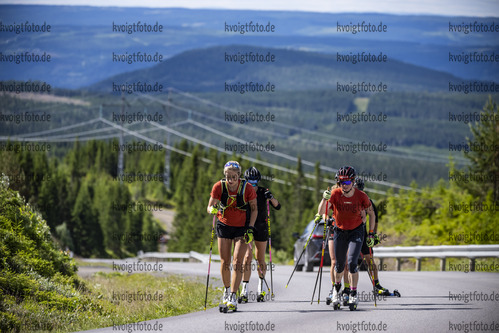 Hafjell, Norwegen, 10.07.22: Vanessa Hinz (Germany), Anna Weidel (Germany), Trainer Kristian Mehringer (Germany), Janina Hettich-Walz (Germany), Franziska Hildebrand (Germany) in aktion waehrend des Training am 10. July  2022 in Hafjell. (Foto von Kevin Voigt / VOIGT)

Hafjell, Norway, 10.07.22: Vanessa Hinz (Germany), Anna Weidel (Germany), Trainer Kristian Mehringer (Germany), Janina Hettich-Walz (Germany), Franziska Hildebrand (Germany) in action competes during the training at the July 10, 2022 in Hafjell. (Photo by Kevin Voigt / VOIGT)