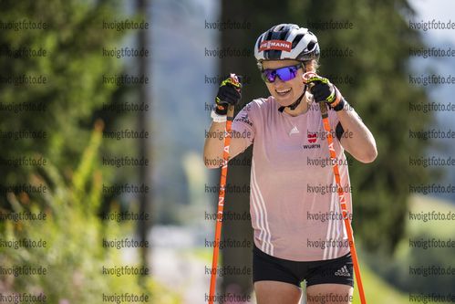 Obertilliach, Oesterreich, 12.08.22: Janina Hettich-Walz (Germany) in aktion waehrend des Training am 12. August 2022 in Obertilliach. (Foto von Kevin Voigt / VOIGT)

Obertilliach, Austria, 12.08.22: Janina Hettich-Walz (Germany) in action competes during the training at the August 12, 2022 in Obertilliach. (Photo by Kevin Voigt / VOIGT)