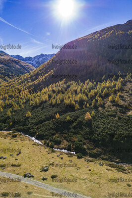 Livigno, Italien, 05.10.22: Feature Landschaft / Berge / Baeume / Drohnenbild / Drohne / Luftbild waehrend des Training am 05. Oktober 2022 in Livigno. (Foto von Kevin Voigt / VOIGT)

Livigno, Italy, 05.10.22: Feature Landscape / Mountains / Dronepicture / Drone / Overview during the training at the October 05, 2022 in Livigno. (Photo by Kevin Voigt / VOIGT)