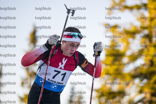 Sjusjoen, Norwegen, 12.11.22: Kjerand Tronerud Kvelvane  (Norway) in aktion waehrend des Sprint der Herren bei dem Season Opening im Biathlon am 12. November 2022 in Sjusjoen. (Foto von Kevin Voigt / VOIGT)

Sjusjoen, Norway, 12.11.22: Kjerand Tronerud Kvelvane  (Norway) in action competes during the men’s sprint at the Biathlon Season Opening on November 12, 2022 in Sjusjoen. (Photo by Kevin Voigt / VOIGT)