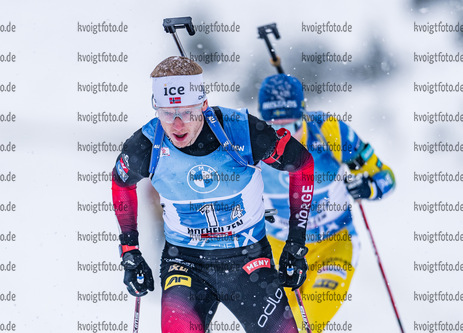 13.12.2020, xadex, Biathlon IBU Weltcup Hochfilzen, Staffel Herren, v.l. Johannes Thingnes Boe of Norway  / 

Copyright: EXPA/Adelsberger via VOIGT Fotografie