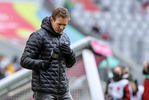 20.01.2022, xrolx, FC Bayern Muenchen - SpvGG Greuther Fuerth, v.l. Trainer Julian Nagelsmann (FC Bayern Muenchen) schaut / looks on