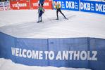 11.02.2020, xkvx, Biathlon IBU Weltmeisterschaft Antholz, Training Damen und Herren, v.l. Welcome Banner  / 