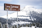 16.10.2020, xkvx, Biathlon Training - Passo di Lavaze, v.l. Feature / Landschaft / Schild  