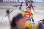 06.12.2020, xkvx, Biathlon IBU Weltcup Kontiolahti, Verfolgung Damen, v.l. Johanna Skottheim (Sweden) im Ziel / in the finish
