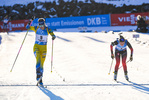 19.12.2020, xkvx, Biathlon IBU Weltcup Hochfilzen, Verfolgung Damen, v.l. Elvira Oeberg (Sweden) und Ingrid Landmark Tandrevold (Norway)  / 