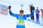 18.02.2021, xkvx, Biathlon IBU World Championships Pokljuka, Single Mixed Relay, v.l. Julia Simon (France) gewinnt die Goldmedaille / wins the gold medal