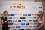 14.08.2021, xkvx, City Biathlon Wiesbaden 2021, v.l. Anja Froehlich (ZDF), Marketa Davidova (Czech Republic)  / 