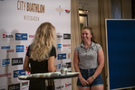 14.08.2021, xkvx, City Biathlon Wiesbaden 2021, v.l. Anja Froehlich (ZDF), Lena Haecki (Switzerland)  / 