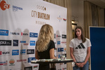 14.08.2021, xkvx, City Biathlon Wiesbaden 2021, v.l. Anja Froehlich (ZDF), Vanessa Voigt (Germany)  / 