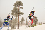 28.11.2021, xetx, Biathlon IBU Cup Idre, Pursuit Women, v.l. Venla Lehtonen (FINLAND), Eline Grue (NORWAY)