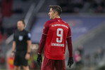 05.02.2022, xlanx, Fussball 1.Bundesliga, FC Bayern Muenchen - RB Leipzig, v.l. Robert Lewandowski (FC Bayern Muenchen) Schaut / Looks on