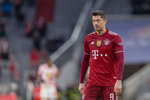 05.02.2022, xlanx, Fussball 1.Bundesliga, FC Bayern Muenchen - RB Leipzig, v.l. Robert Lewandowski (FC Bayern Muenchen) enttaeusscht / looks dejected